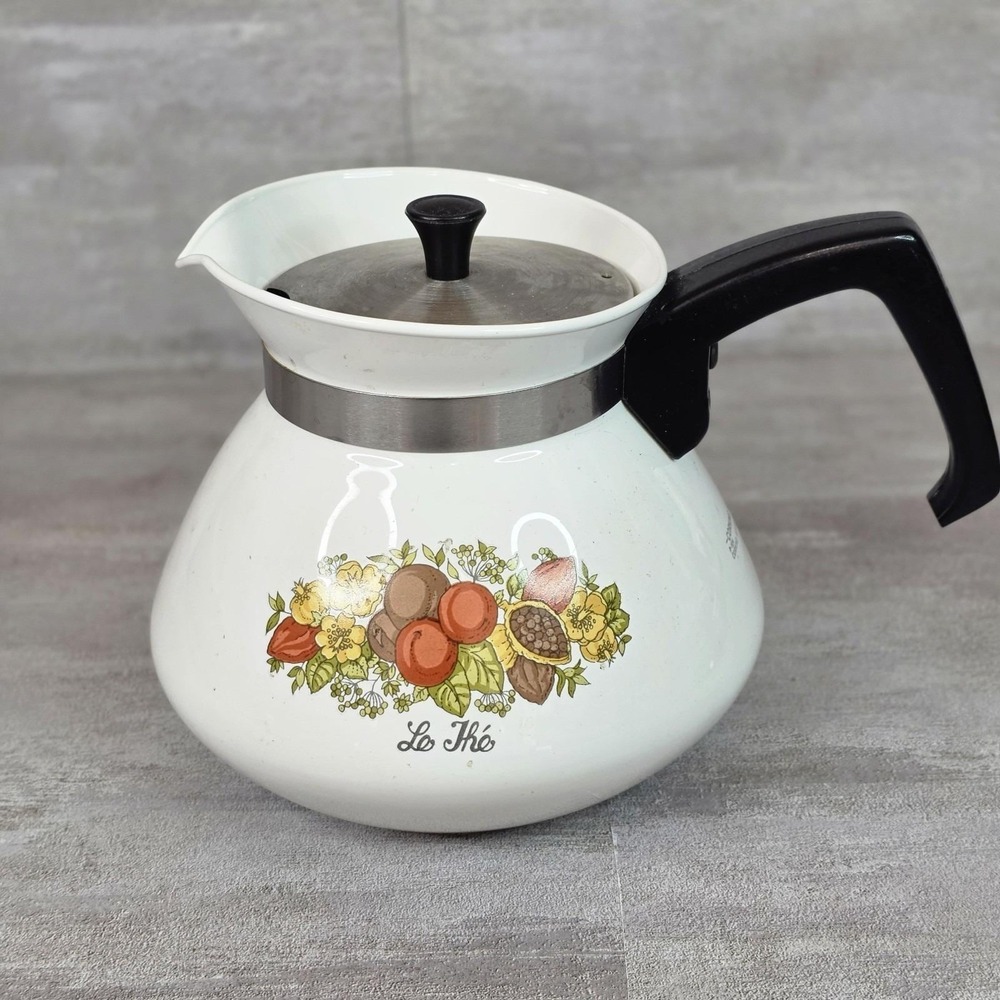 VTG Corning Ware Spice of Life "Le The" Tea Pot Carafe 6 Cup P-104 Metal Lid